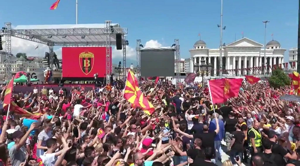 Σκοπιανοί εθνικιστές φωνασκούν επειδή δεν θα μπορούν να λένε την Θεσσαλονίκη…Σόλουν!